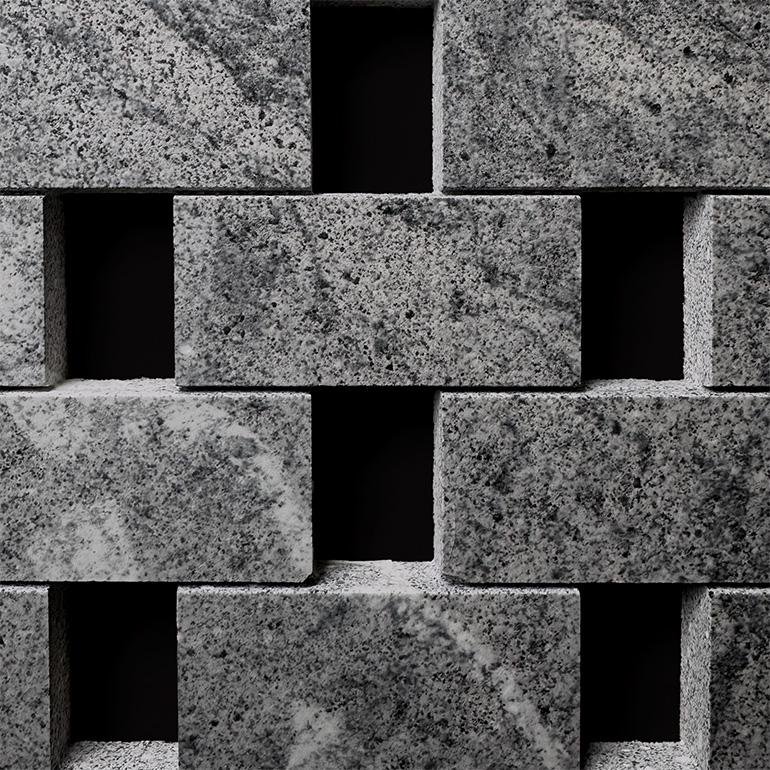 Sinfonia (di Vetriceramici), ed è una sofisticata interpretazione della pietra di Cardoso, celebre per le sue tonalità grigio eleganti e profonde.